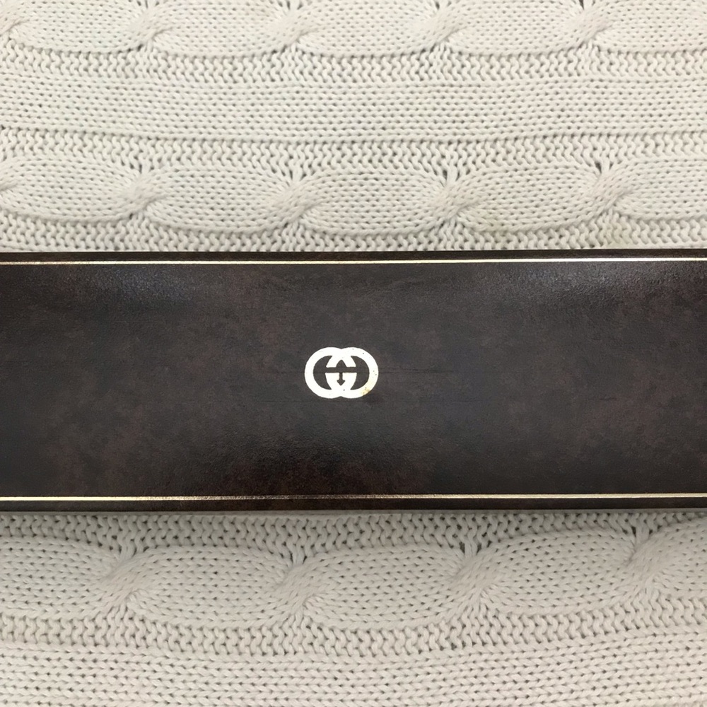 Authentic Vintage Gucci Black Enamel Watch - Picture 4 of 7